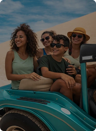 Família de diferentes gerações viajando junta